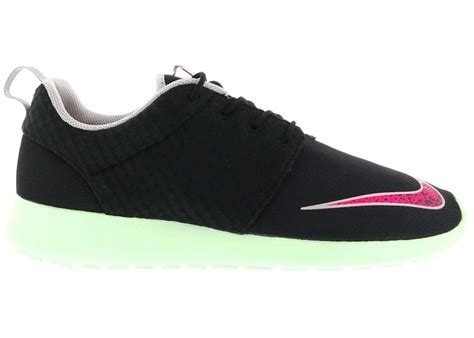 roshe run yeezy stockx